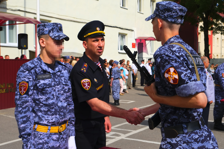 В Калининграде новобранцы полка Росгвардии приняли Военную присягу