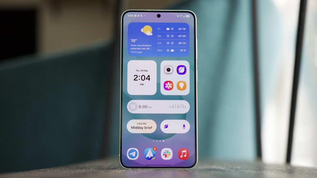Samsung раскрыла график выхода обновлений своих смартфонов до Android 15.