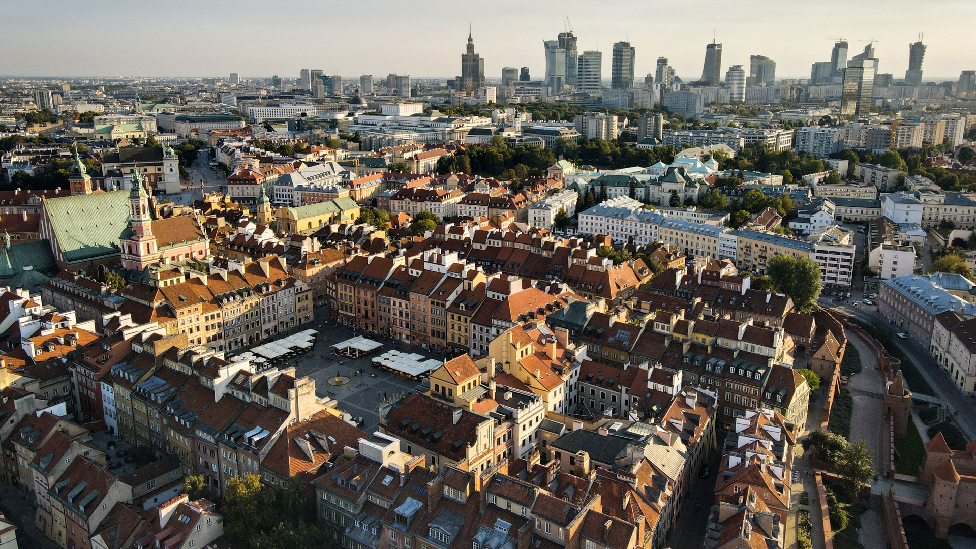 Warsaw. Польша фото. Варшава в октябре. Варшава 1900х900. Собеского 100 Варшава.