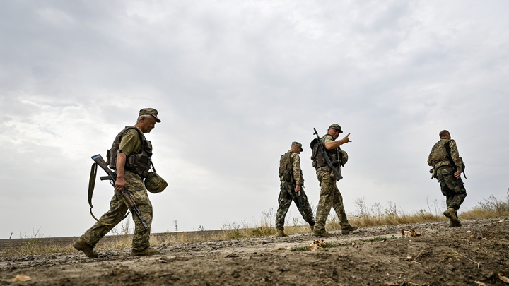 Лазур: Украинским военным запретили использовать слово отступление