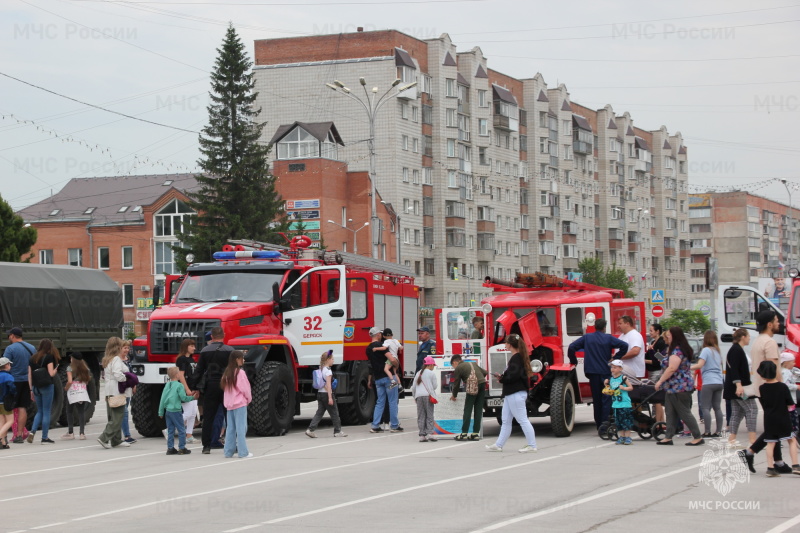 В городе Бердске прошел пожарно-спасательный кроссфит