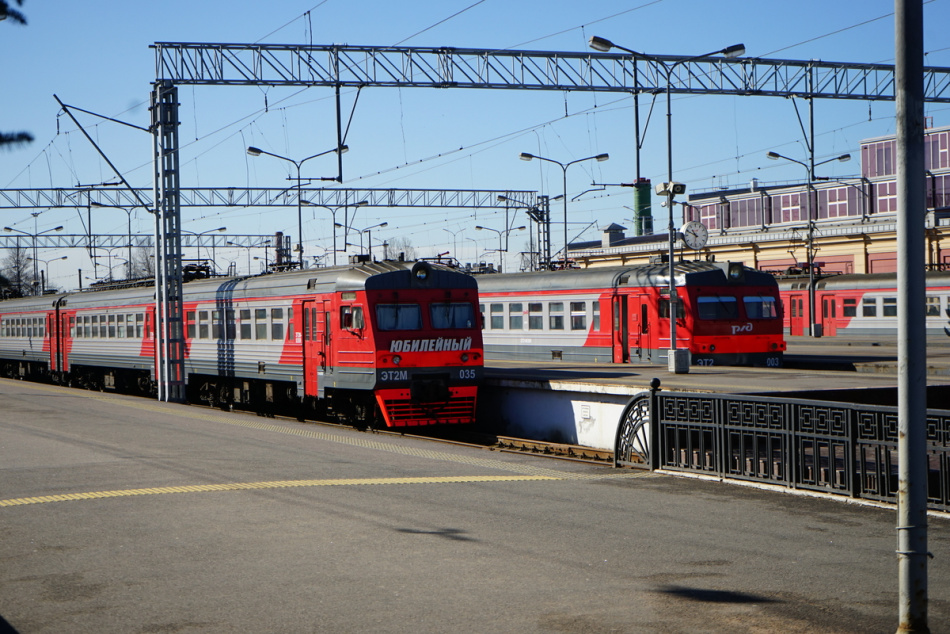 В Петербурге заметно вырос пассажиропоток пригородных поездов