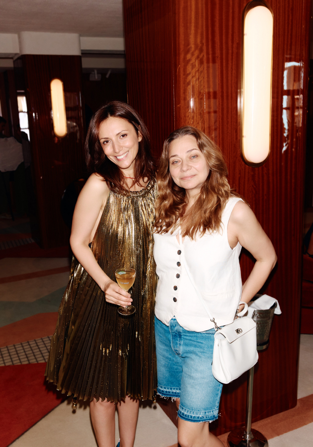 Карина Ошроева и Наташа Лучанинова