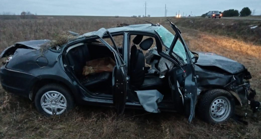 На трассе в Малмыжском районе перевернулась Lada Granta, водитель получил травмы