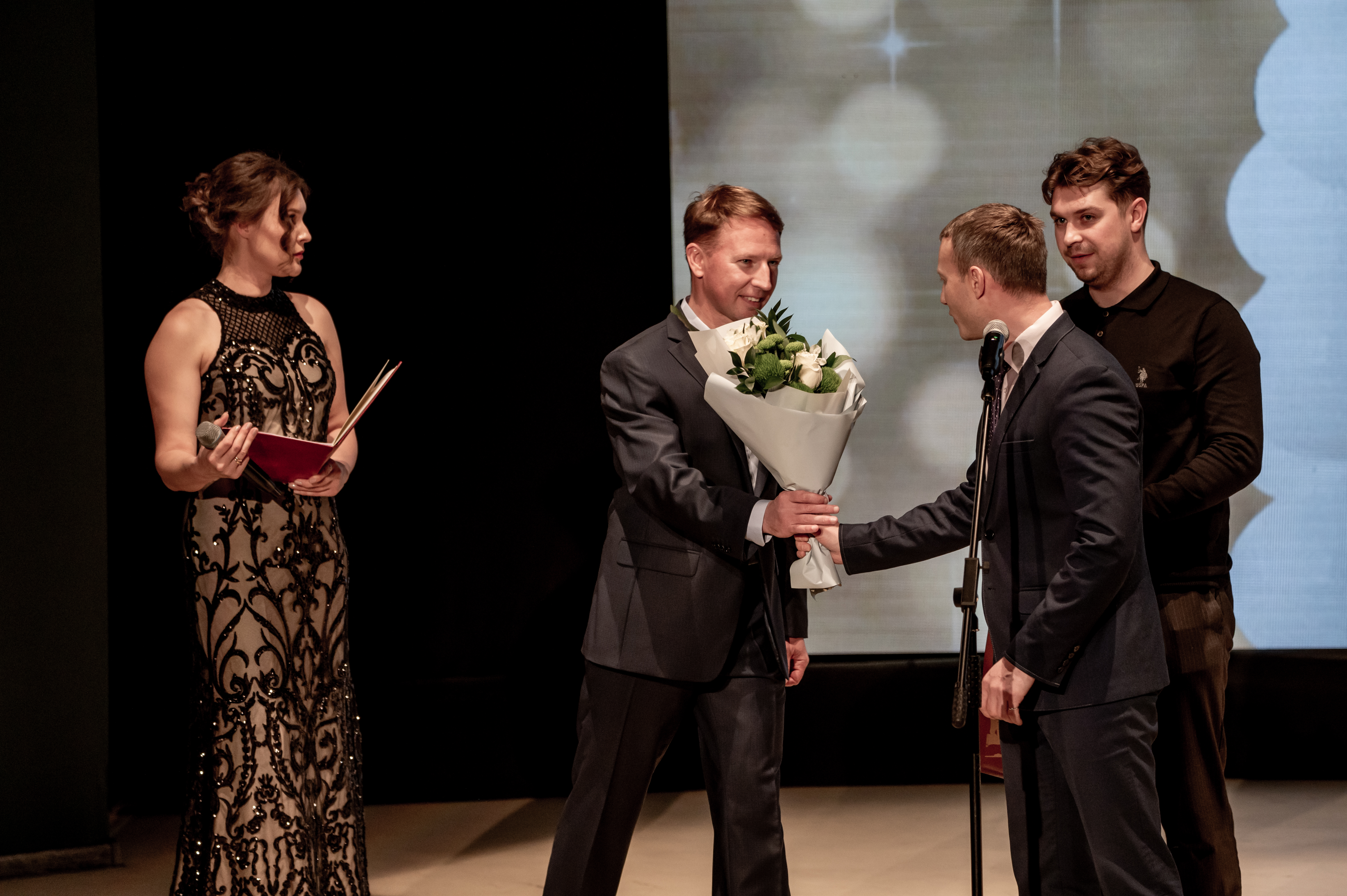 История старейшей музыкальной школы неразрывно связана с культурным развитием города, - отметил Глава краевой столицы Евгений Беляев 