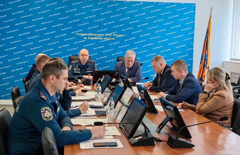 Безопасность детского отдыха рассмотрели на межведомственной комиссии