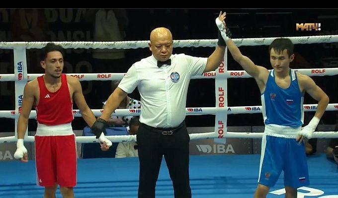 Чистая победа: боксер из Бурятии одолел соперника в Дубае