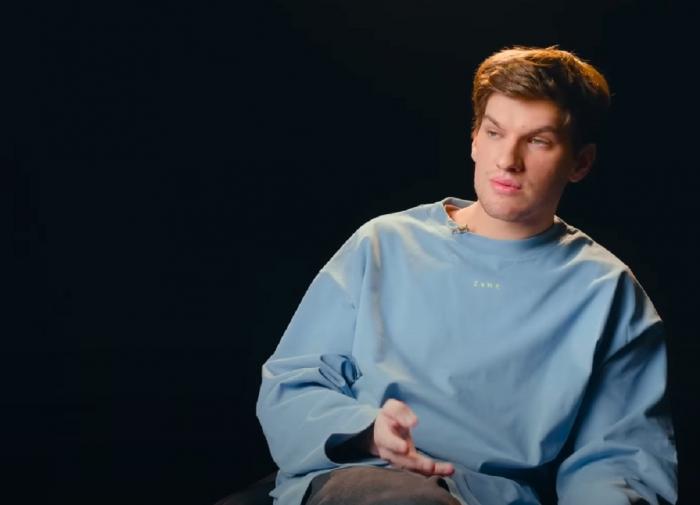 Актер Андрей Максимов получил травму лица в 12 лет из-за упавших ворот