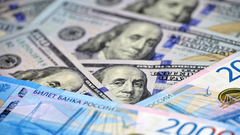 Аналитик Бабин не исключил укрепление доллара до 92,5—94,5 рубля в январе
