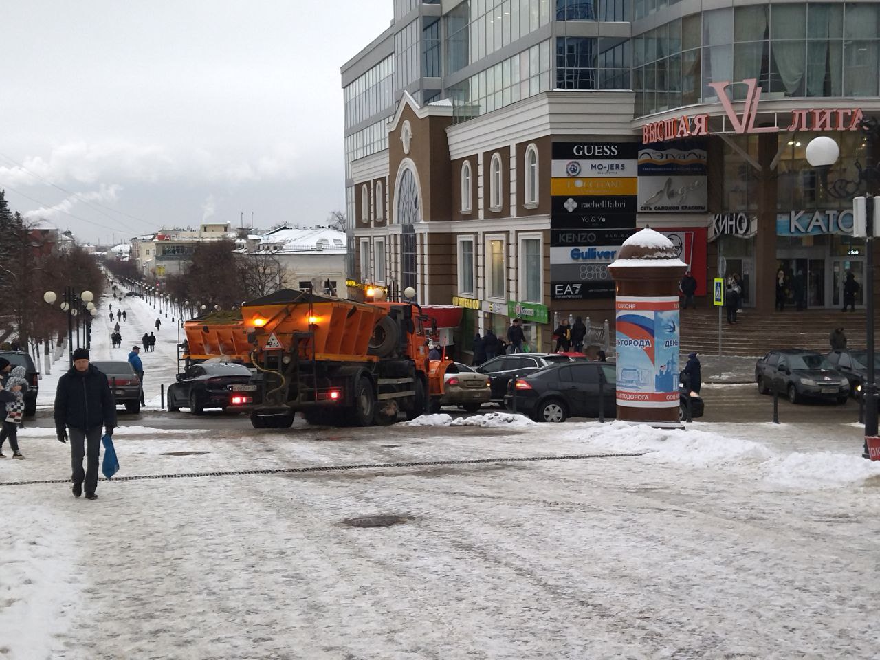 Пенза перекрыта дорога. Перекрытая улица фото. Улица Московская Пенза зимой. Улица Московская Пенза 2022. Улица сейчас в 15:10 зимой.