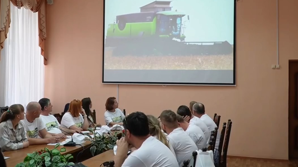 Шесть участников СВО стали слушателями брянской «Школы фермера»