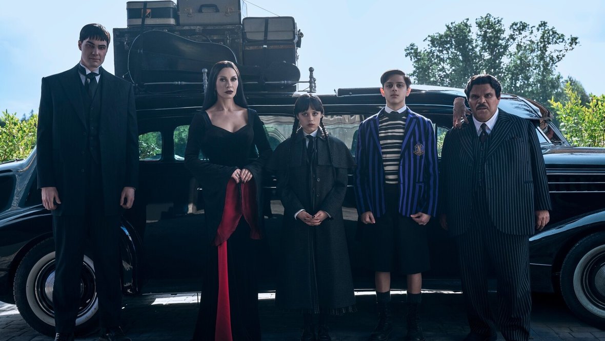 Кадр из сериала «Уэнздей», реж. Тим Бертон, Пако Кабесас, Джеймс Маршалл и др., Netflix