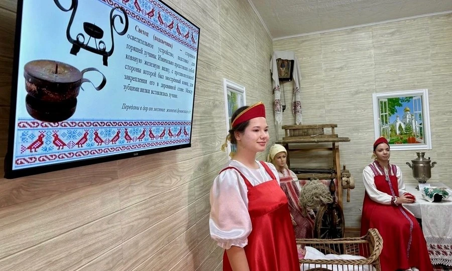 В Бунинской школе Урицкого района открыт детский музейный центр «Вне времени и без границ»