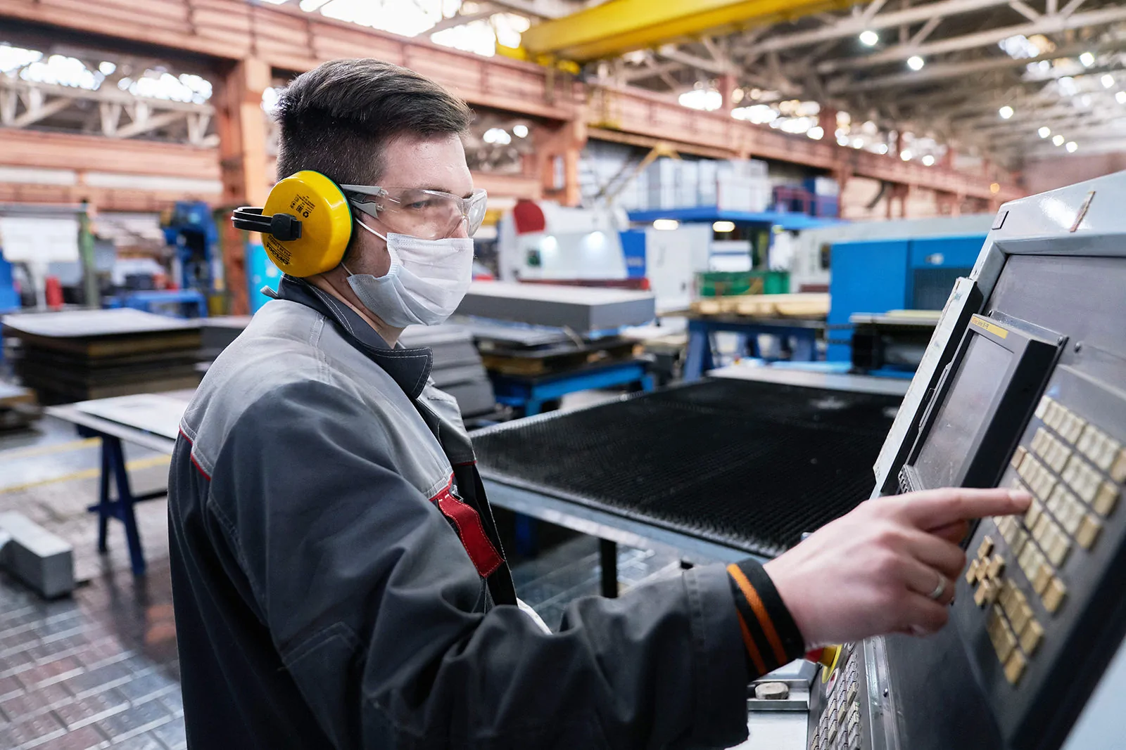 фабрика парижской коммуны в москве. дальрыбтехцентр. работа труд фото. работа московских заводах. работа московских заводах.