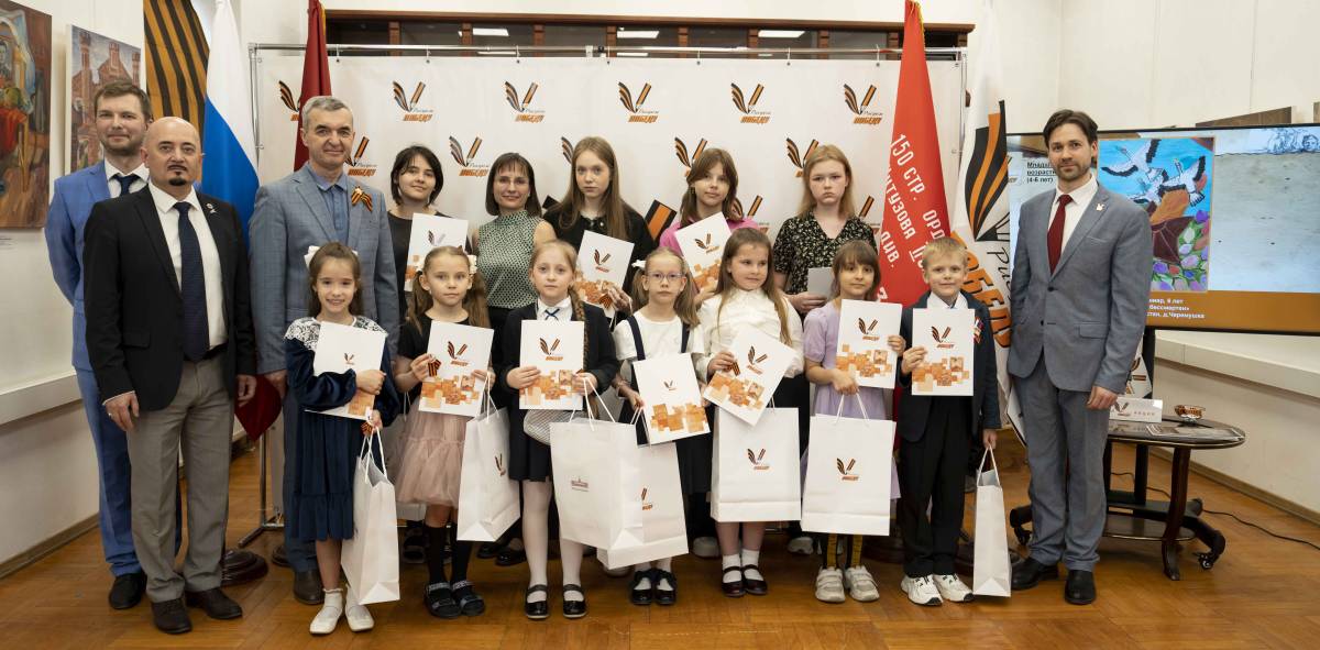 МОО «Карельское Содружество». Презентация выставки детского творчества «Рисуем Победу»