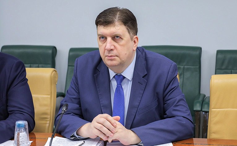 Круглый стол Комитета СФ по экономической политике на тему «Автономные транспортные средства: от испытаний к интеграции в правовое поле РФ»