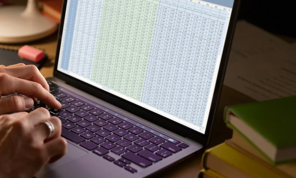 Ученые оценили методы повышения устойчивости языковых моделей к изменениям форматирования