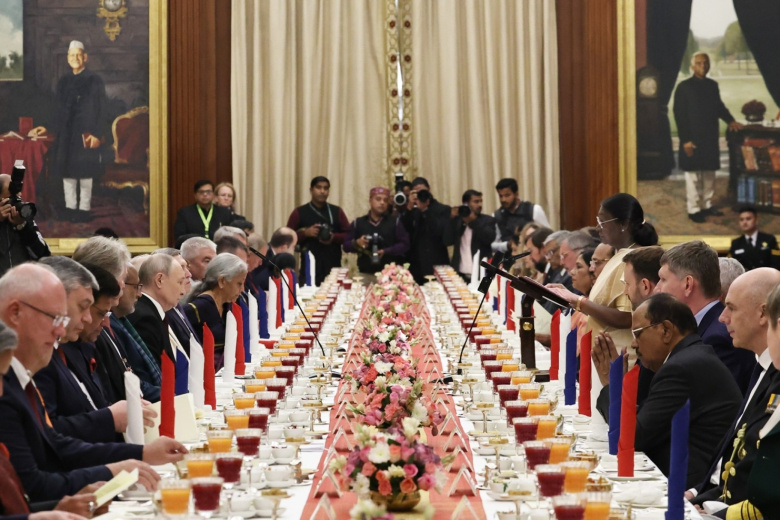 Путина угостили бульоном из моринги и фаршированными сморчками