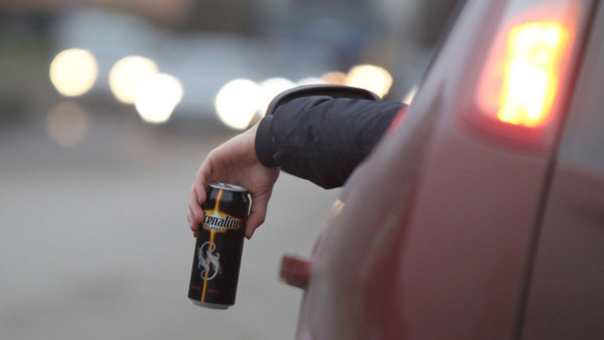 Водитель за рулем авто, архивное фото - Sputnik Казахстан, 1920, 22.09.2023