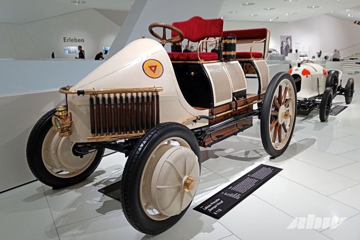 От экспериментов с электричеством до Volkswagen Beetle: 150 лет со дня рождения Фердинанда Порше