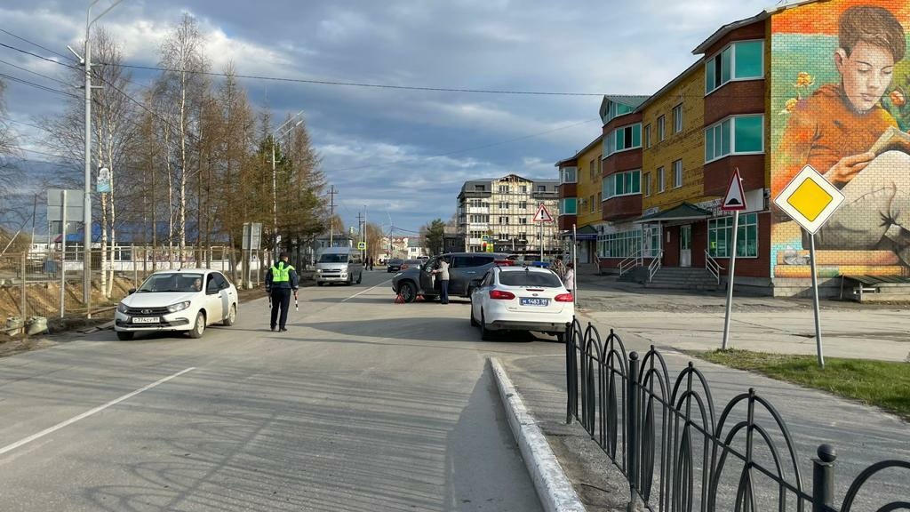 Мадагаскар тарко сале. Осенняя улица Тарко Сале. Победы 27 Тарко-Сале. Тарко Сале улица осенняя 16. Луч Тарко Сале.