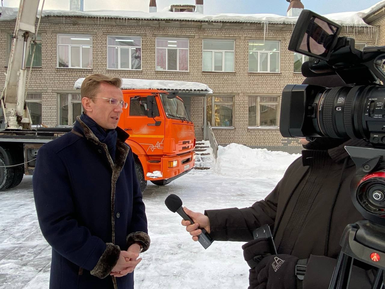По словам Леонида Капорикова, он хорошо понимает проблемы Новодвинска и старается помогать жителям
