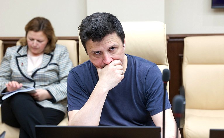 Круглый стол Комитета Совета Федерации по социальной политике «Влияние технологий искусственного интеллекта на рынок труда»