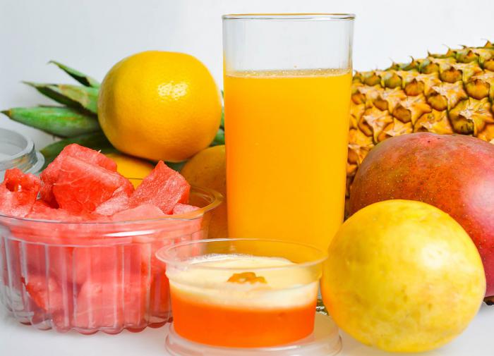 Эндокринолог Филиппова: свежевыжатые соки не могут помочь в похудении