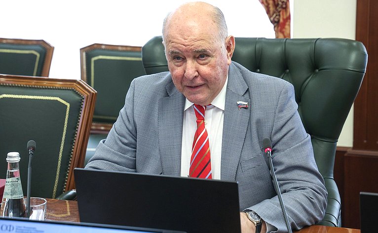 Григорий Карасин