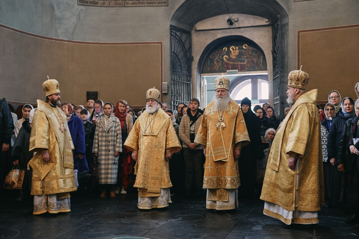 В Донском ставропигиальном монастыре почтили память святителя Тихона, Патриарха Московского и всея России