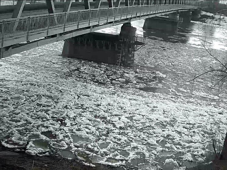 Река в кузбасском городе стремительно поднимается