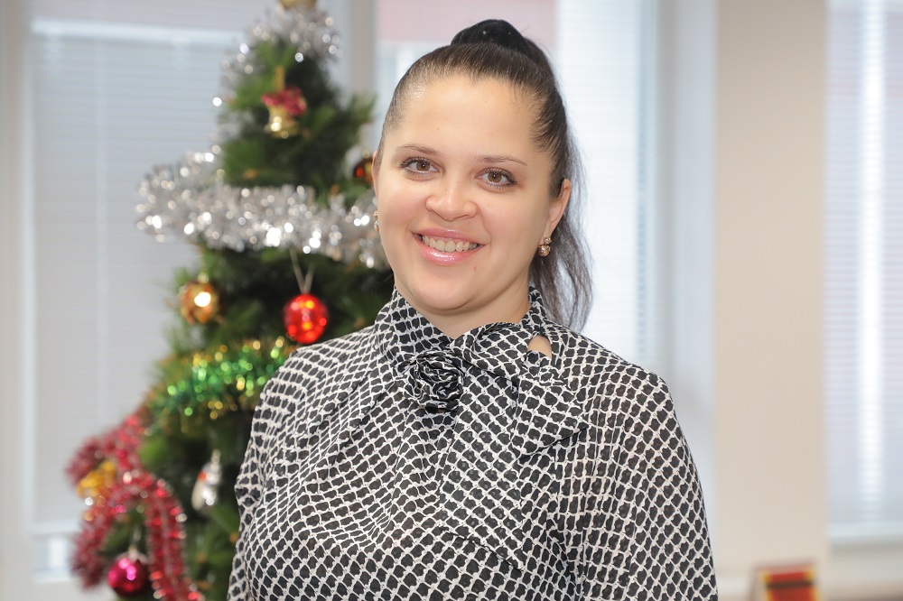 новогодние фио. новогодние фио. каталог новогодний в фамилии. фамилия новогодние товары. карточки для подписывания подарков.