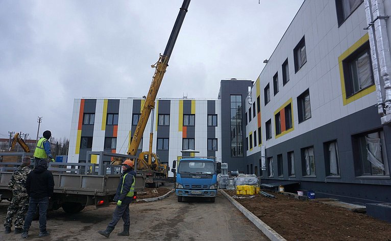 Екатерина Грибкова оценила ход строительства объектов здравоохранения в Сыктывкаре