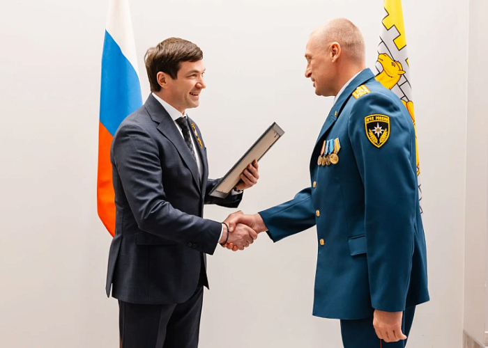 Алексей Лошкин поблагодарил челябинских спасателей за помощь Белгороду