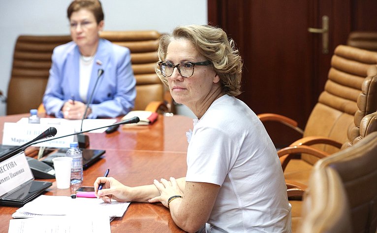 Рабочее совещание Комитета Совета Федерации по социальной политике «Сохранение и восстановление фертильности женщины как инструмент повышения рождаемости в Российской Федерации»