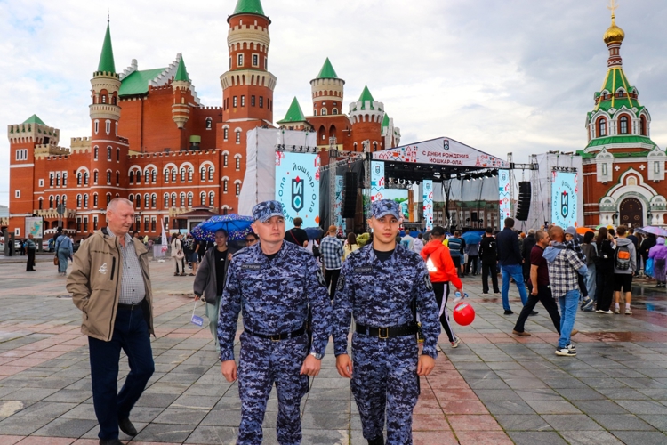 Росгвардия обеспечила безопасность в Йошкар-Оле во время празднования Дня города 