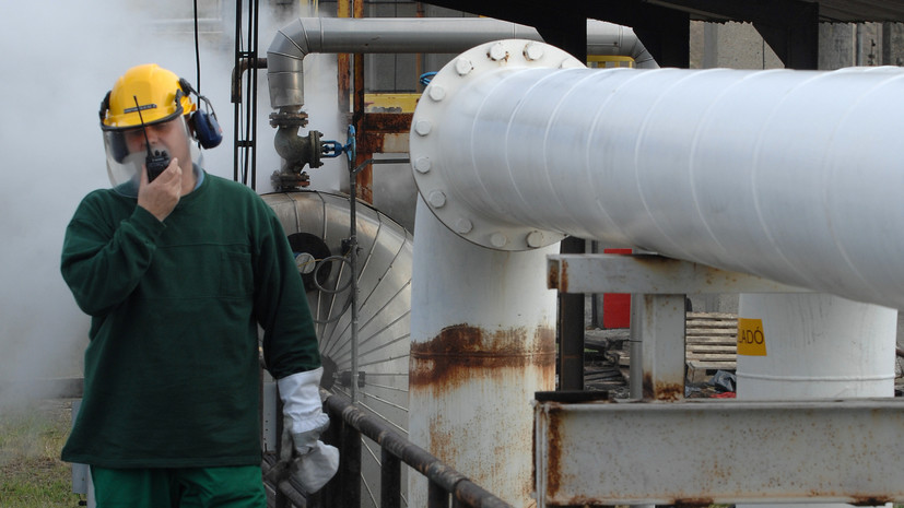 Сийярто: поставки нефти в Венгрию по «Дружбе» идут без перебоев, хотя Киев поднял пошлину