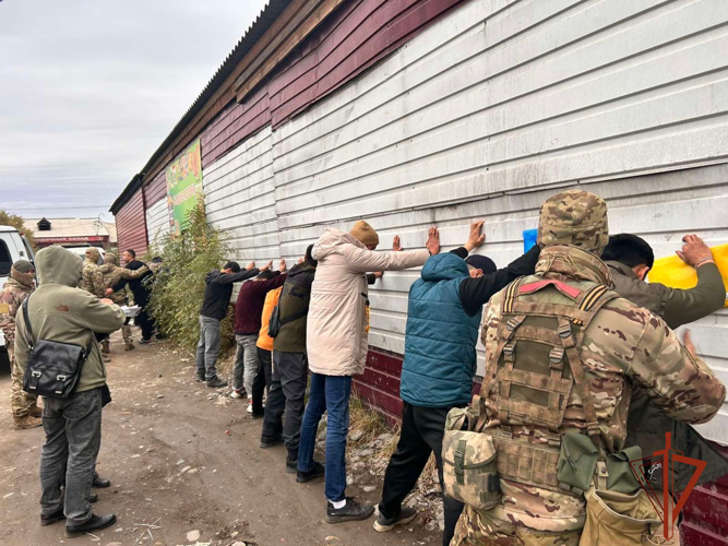 В Туве подведены итоги работы с участием Росгвардии по противодействию незаконной миграции 