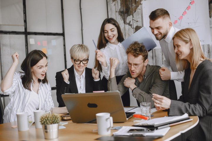 РОМИР: треть россиян довольны своим текущим местом работы