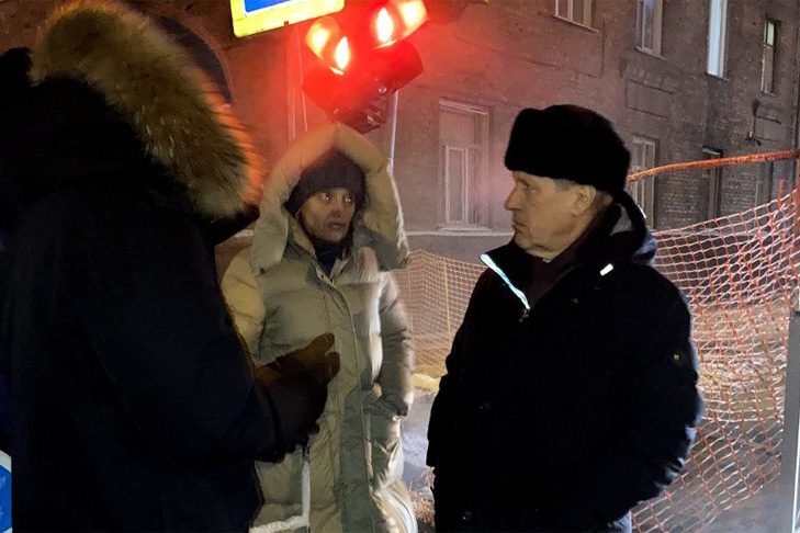 Авария на теплотрассе в воскресенске. Прорыв теплотрассы в новосибирске сегодня. Прорыв теплотрассы в новосибирске сегодня. 2023. Отключение тепла.