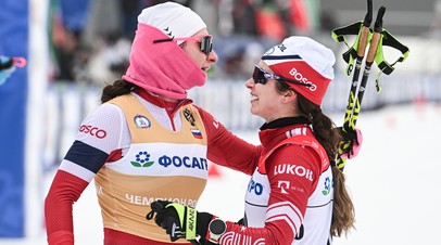 Дарья Непряева (справа) с сестрой Натальей Терентьевой