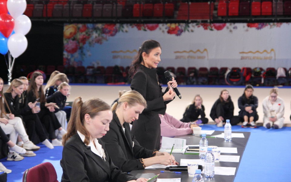 В Дворце гимнастики Ирины Винер прошел мастер-класс