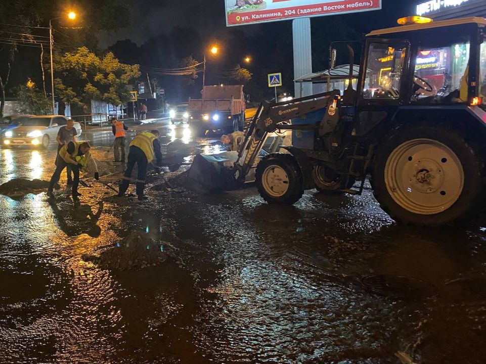 Во Владивостоке продолжается ликвидация последствий циклона