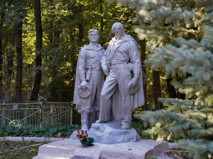 В Туле взята под охрану братская могила