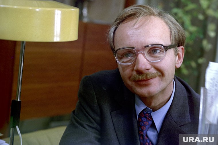 Актер Андрей Мягков в фильме «Служебный роман» 1977 год 