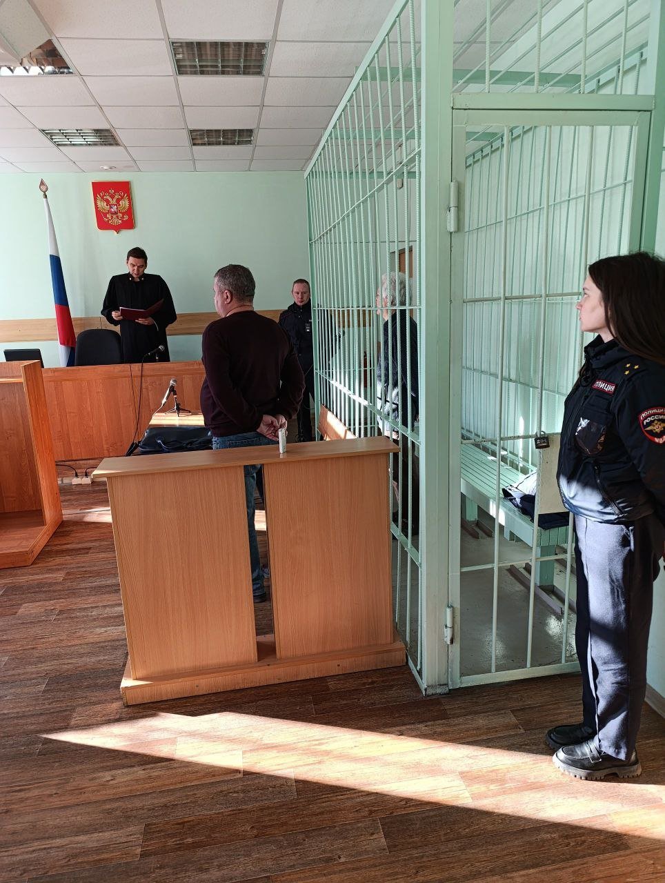 Житель Глазова освобожден из-под стражи в зале суда после переквалификации обвинения с убийства на самооборону