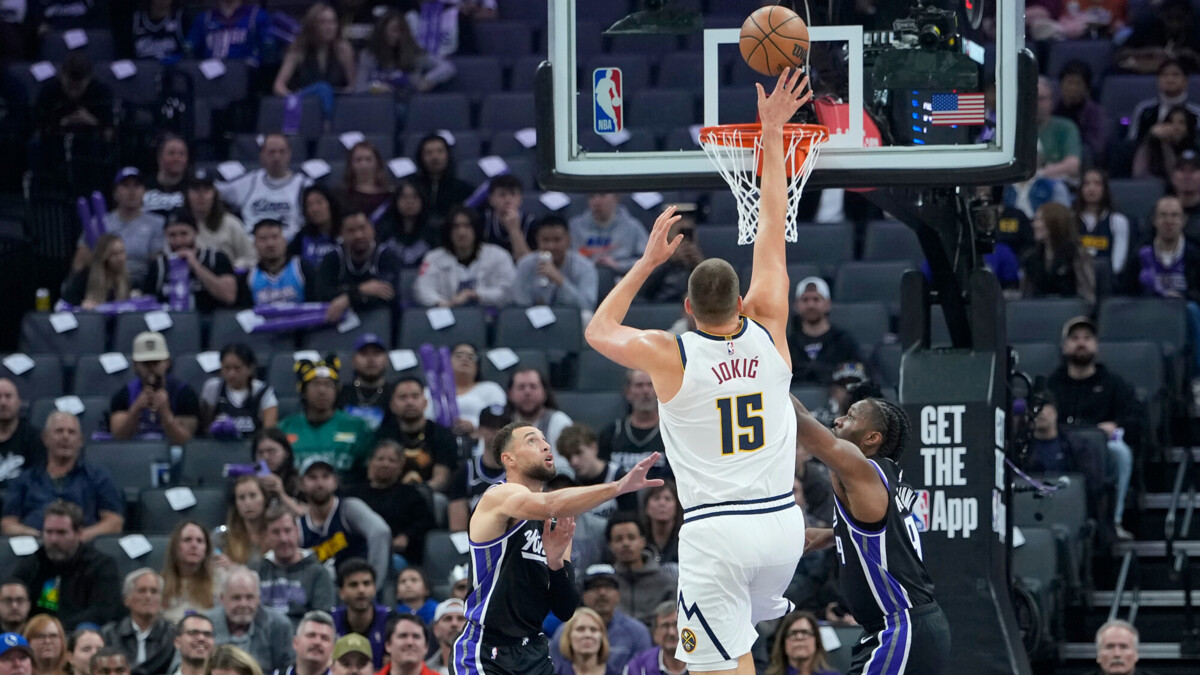 Дабл‑дабл Йокича помог «Денверу» обыграть «Сакраменто» в матче НБА