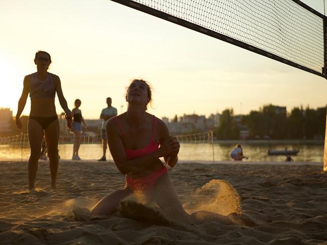 В Белгороде прошёл любительский турнир по женскому пляжному волейболу - Изображение 2