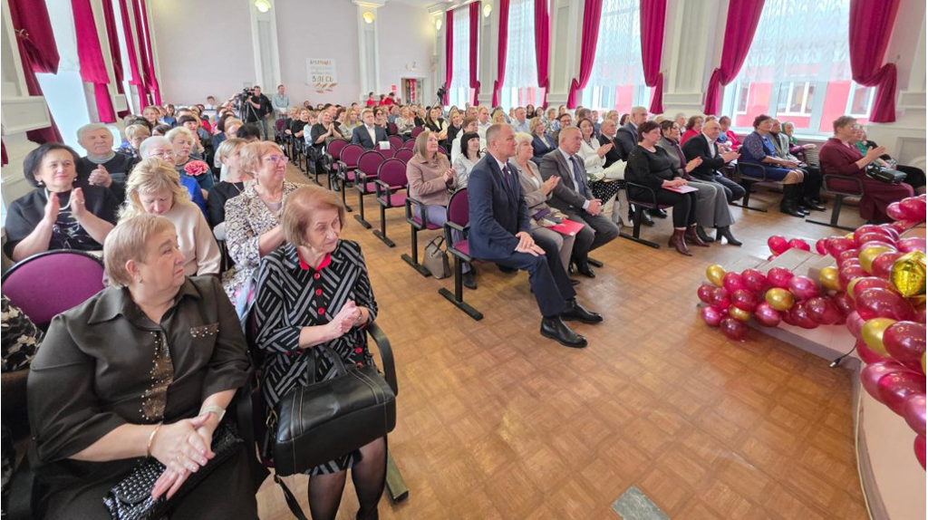 Брянский базовый медицинский колледж отметил 95-летие