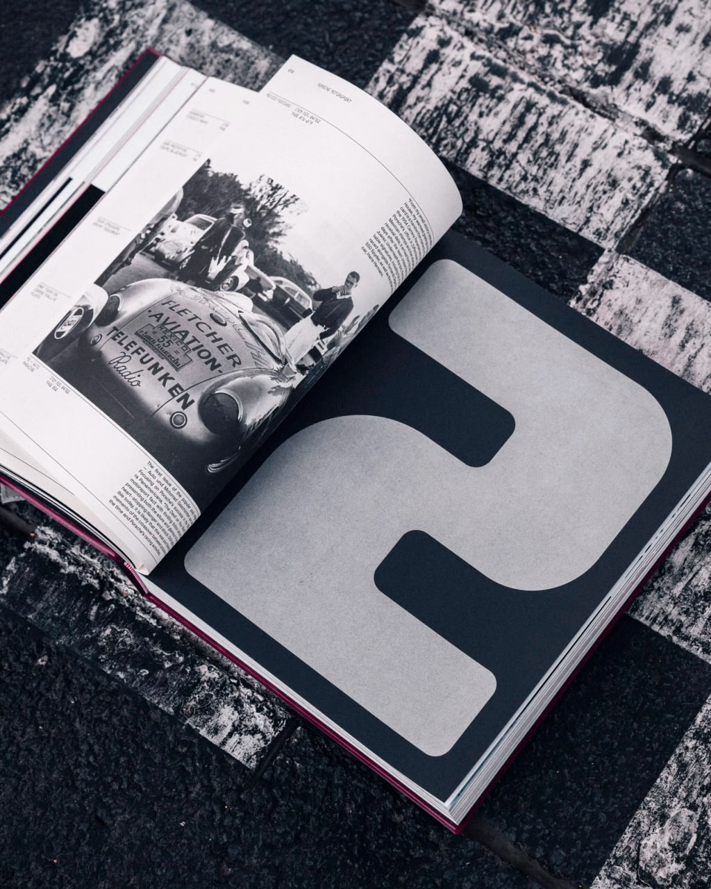 Издательство Type 7 выпустило настольную книгу о Porsche (фото 4)